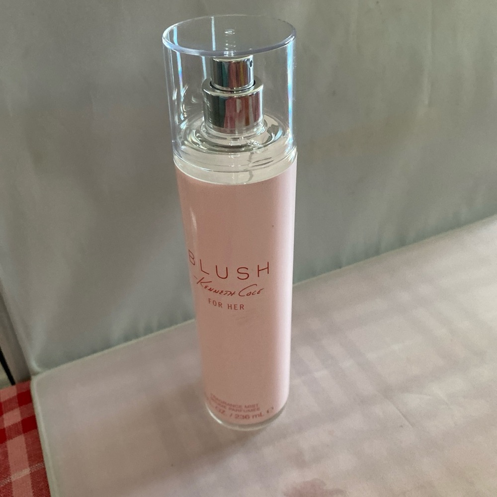 Blush Fragrance for Her - Pink Kenneth Cole